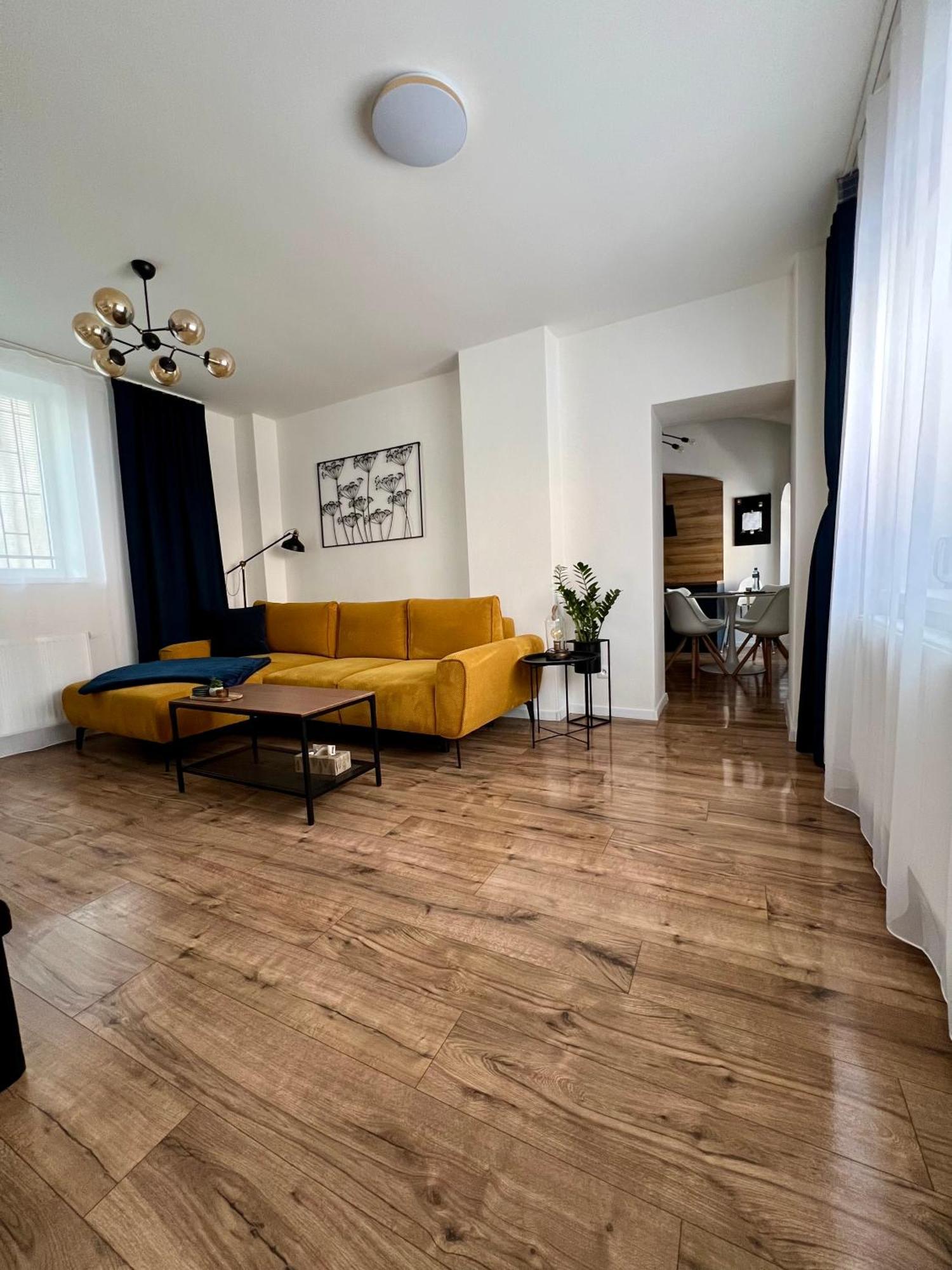 Apartment R&L Lazovna Apt 1 - Old Town And Parking Банска бистрица Екстериор снимка